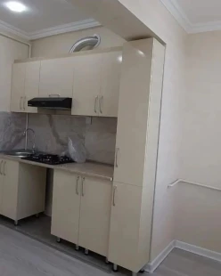 Satılır köhnə tikili 2 otaqlı 60 m², Azadlıq prospekti m.-6