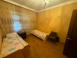 Satılır yeni tikili 2 otaqlı 60 m², İnşaatçılar m.-13