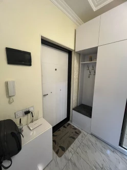 Satılır yeni tikili 2 otaqlı 57.5 m², İnşaatçılar m.-7