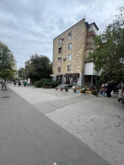 Satılır köhnə tikili 1 otaqlı 40 m²,  İnşaatçılar m.-2