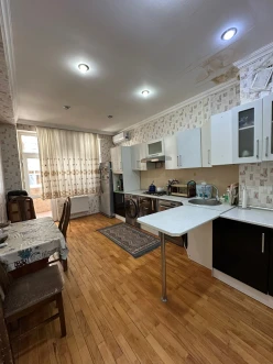 Satılır yeni tikili 3 otaqlı 152 m²,  8 Noyabr m.-4