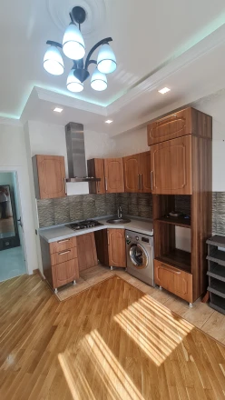 Satılır yeni tikili 2 otaqlı 55 m², İnşaatçılar m.-9