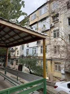 İcarə köhnə tikili 2 otaqlı 50 m²,  Memar Əcəmi m.-15