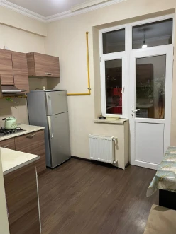 İcarə yeni tikili 2 otaqlı 60 m², İnşaatçılar m.-5