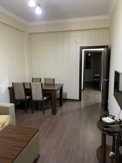 İcarə yeni tikili 2 otaqlı 60 m², İnşaatçılar m.-6