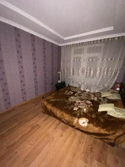 Satılır köhnə tikili 4 otaqlı 90 m²,  Yeni Günəşli-5