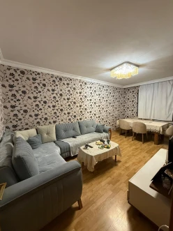 Satılır köhnə tikili 3 otaqlı 75 m², Qaraçuxur-8 Satılır köhnə tikili 3 otaqlı 75 m², Qaraçuxur-8