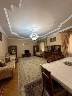 İcarə ev/villa 8 otaqlı 305 m²,  Avtovağzal m.-11