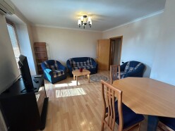 İcarə köhnə tikili 2 otaqlı 55 m², 28 May m.-3 İcarə köhnə tikili 2 otaqlı 55 m², 28 May m.-3