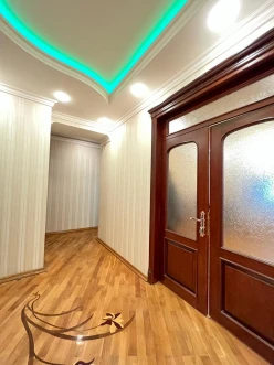 Satılır yeni tikili 3 otaqlı 137 m², 20 yanvar m.-3