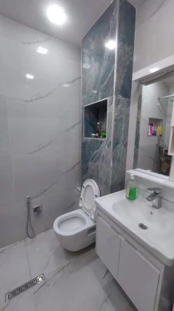 Satılır yeni tikili 3 otaqlı 130 m², Azadlıq prospekti m.-15