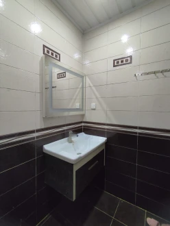 Satılır yeni tikili 2 otaqlı 70 m², İnşaatçılar m.-6