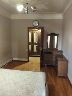Satılır köhnə tikili 2 otaqlı 60 m²,  Nəriman Nərimanov m.-5