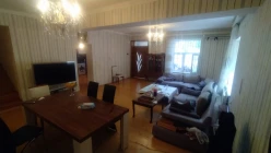 Satılır ev/villa 6 otaqlı 190 m², İnşaatçılar m.-16