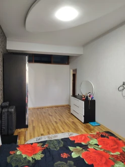 Satılır köhnə tikili 3 otaqlı 85 m²,  İnşaatçılar m.-10