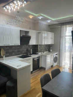 Satılır yeni tikili 2 otaqlı 45 m²,  İnşaatçılar m.