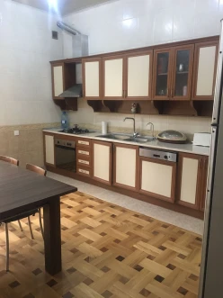 İcarə ev/villa 8 otaqlı 540 m², İçəri Şəhər m.-5