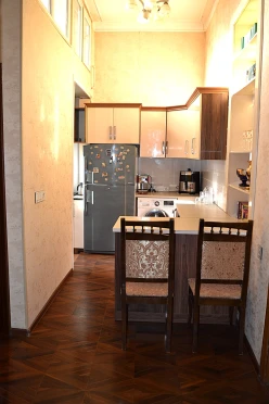 İcarə köhnə tikili 3 otaqlı 90 m²,  Nəsimi-7