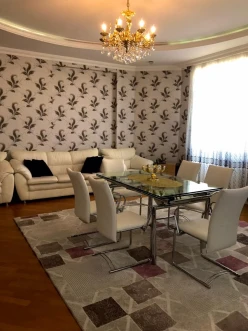 İcarə yeni tikili 4 otaqlı 155 m²,  28 May m.