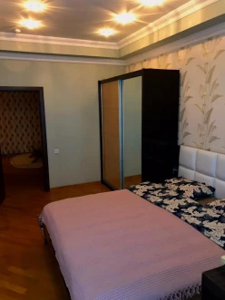 İcarə yeni tikili 4 otaqlı 155 m²,  28 May m.-5