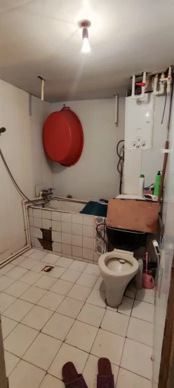 Satılır köhnə tikili 2 otaqlı 45 m², Həzi Aslanov m.-7