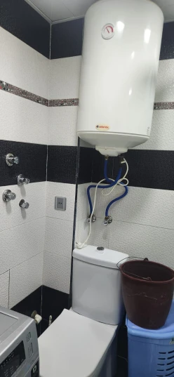 İcarə köhnə tikili 3 otaqlı 80 m²,  Elmlər Akademiyası m.-12