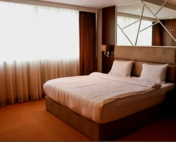 Satılır obyekt 2200 m²,  Elmlər Akademiyası m.-3