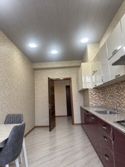 Satılır yeni tikili 3 otaqlı 125 m²,  Xalqlar Dostluğu m.-7