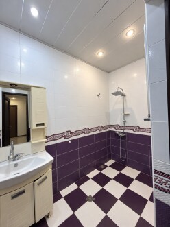 Satılır yeni tikili 3 otaqlı 125 m²,  Xalqlar Dostluğu m.-8