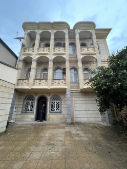 Satılır ev/villa 9 otaqlı 1500 m², Azadlıq prospekti m.-2