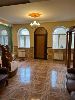 Satılır ev/villa 9 otaqlı 1500 m², Azadlıq prospekti m.-6