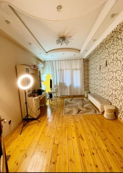 Satılır yeni tikili 4 otaqlı 220 m², Gənclik m.-12