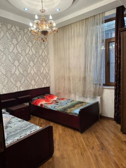 İcarə ev/villa 5 otaqlı 150 m², Azadlıq prospekti m.-3