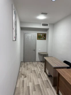 İcarə ofis 1 otaqlı 25 m², Elmlər Akademiyası m.-4