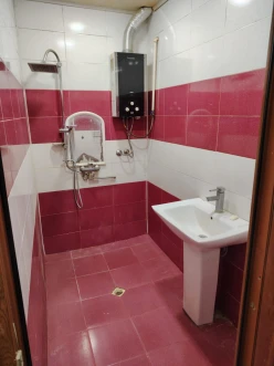 Satılır köhnə tikili 2 otaqlı 65 m², Əhmədli m.-5