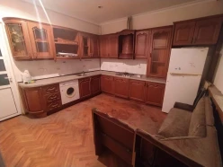 İcarə köhnə tikili 3 otaqlı 85 m², Nəriman Nərimanov m.-12