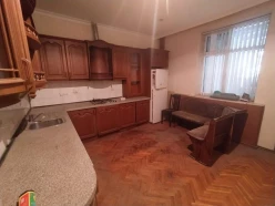 İcarə köhnə tikili 3 otaqlı 85 m², Nəriman Nərimanov m.-11