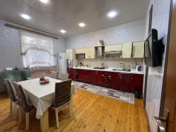 Satılır ev/villa 9 otaqlı 351.9 m²,  Azadlıq prospekti m.-7