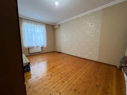 Satılır ev/villa 9 otaqlı 351.9 m²,  Azadlıq prospekti m.-16