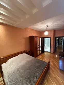 Satılır yeni tikili 4 otaqlı 200 m²,  28 May m.-6