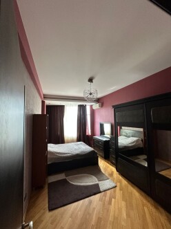 Satılır yeni tikili 4 otaqlı 200 m²,  28 May m.-4