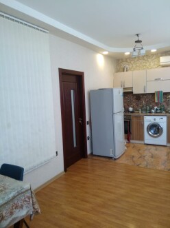 İcarə köhnə tikili 2 otaqlı 70 m²,  Sahil m.-2
