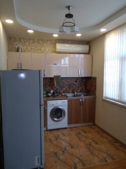 İcarə köhnə tikili 2 otaqlı 70 m²,  Sahil m.-3