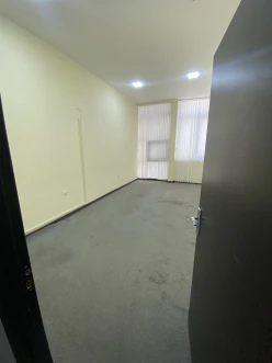 İcarə ofis 5 otaqlı 130 m², 28 May m.-9