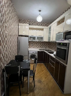 Satılır yeni tikili 3 otaqlı 100 m²,  8 Noyabr m.-6