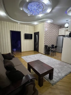 Satılır yeni tikili 3 otaqlı 100 m²,  8 Noyabr m.-5