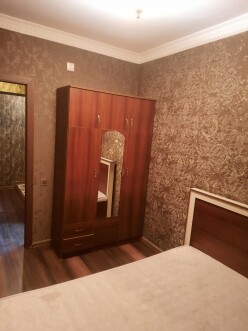 İcarə köhnə tikili 2 otaqlı 60 m²,  İnşaatçılar m.-4
