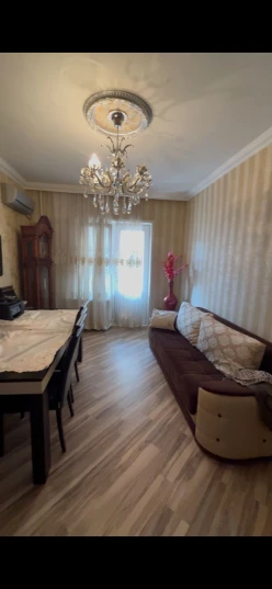 Satılır köhnə tikili 5 otaqlı 120 m²,  İnşaatçılar m.-6