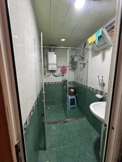 Satılır köhnə tikili 5 otaqlı 120 m²,  İnşaatçılar m.-8