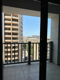 Satılır yeni tikili 3 otaqlı 143 m², İnşaatçılar m.-13